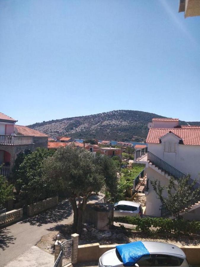 Apartments Vala Vinišće Exterior foto